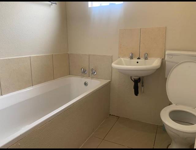 2 BEDROOM HOUSE FOR SALE IN PROTEA GLEN EXT